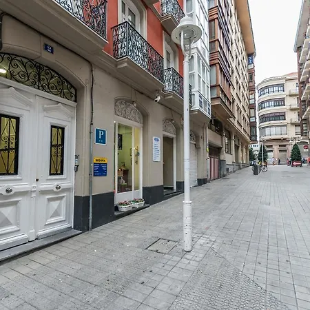 בית הארחה Begona - Centro Ciudad בילבאו